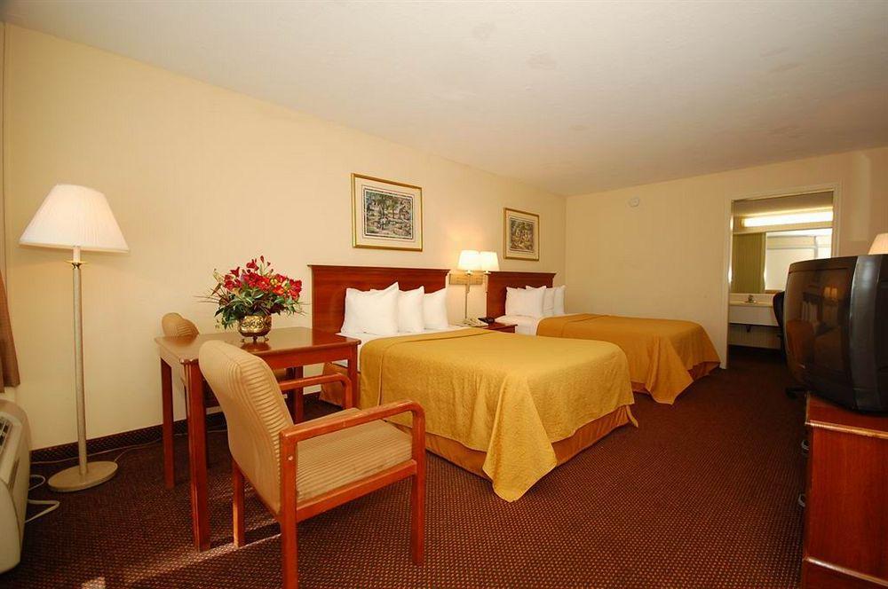 Quality Inn & Suites Conference Center Томасвилл Экстерьер фото