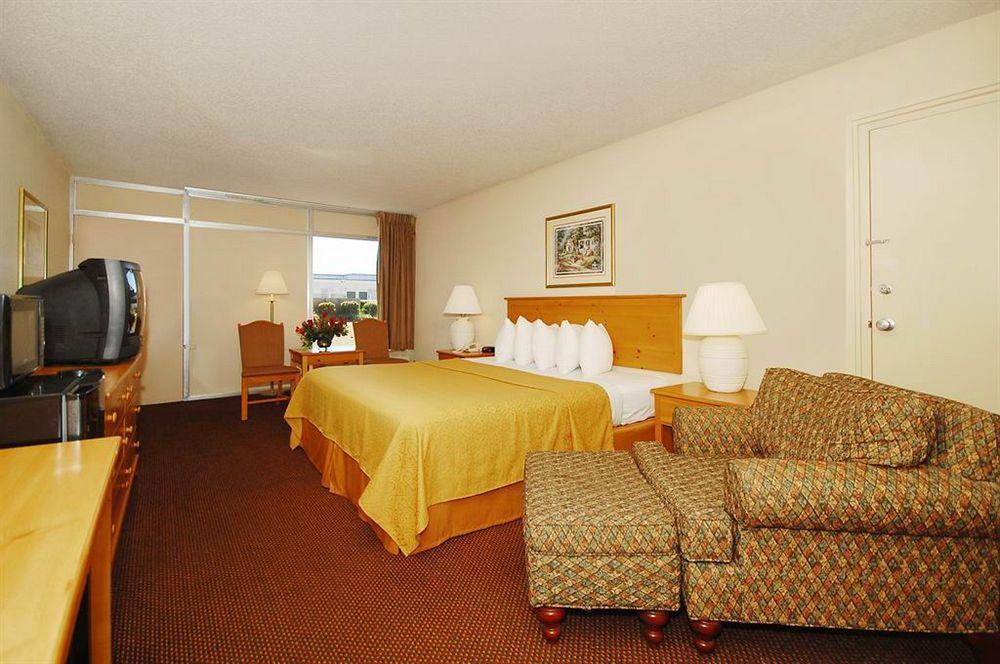 Quality Inn & Suites Conference Center Томасвилл Экстерьер фото