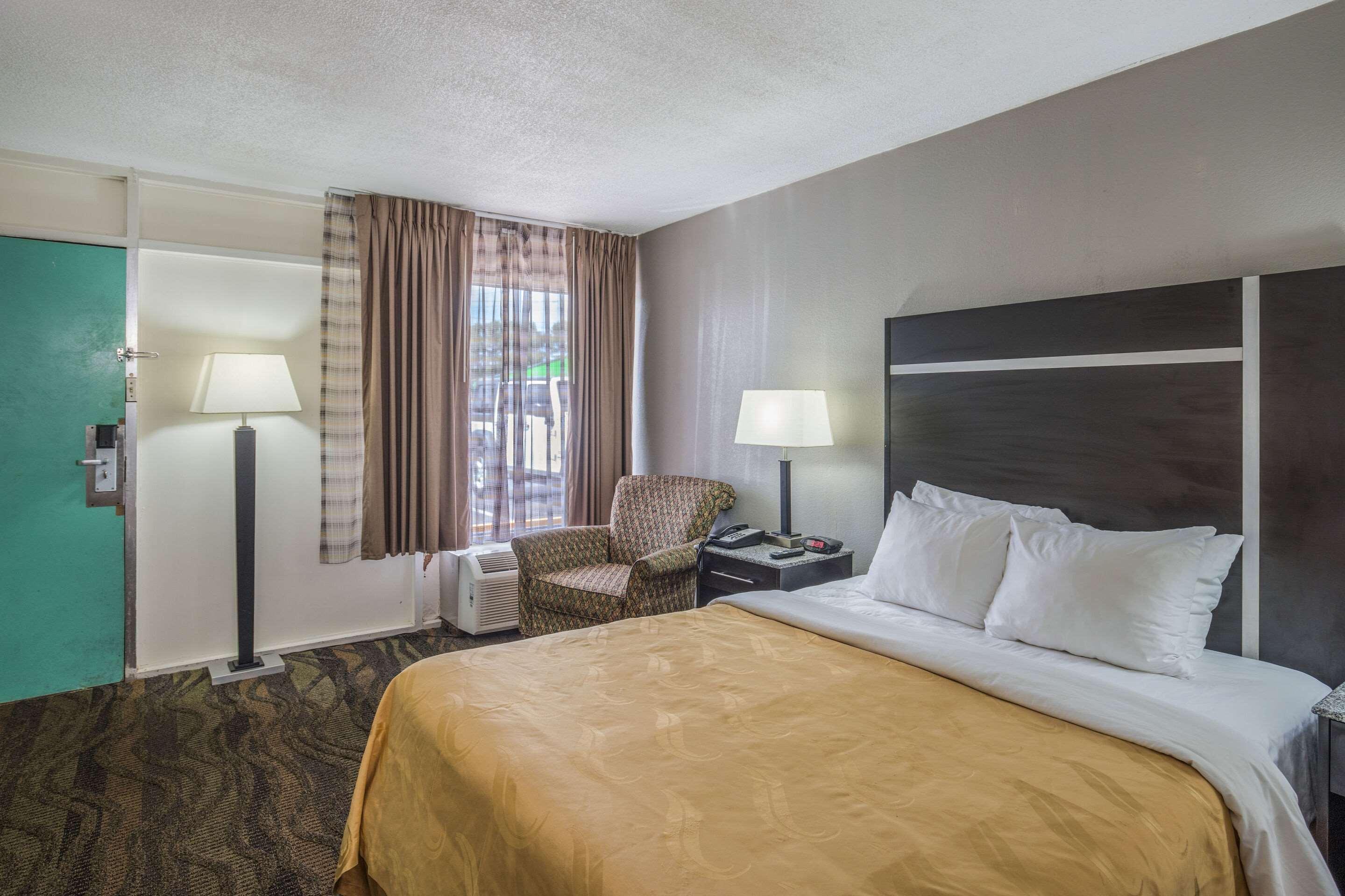 Quality Inn & Suites Conference Center Томасвилл Экстерьер фото