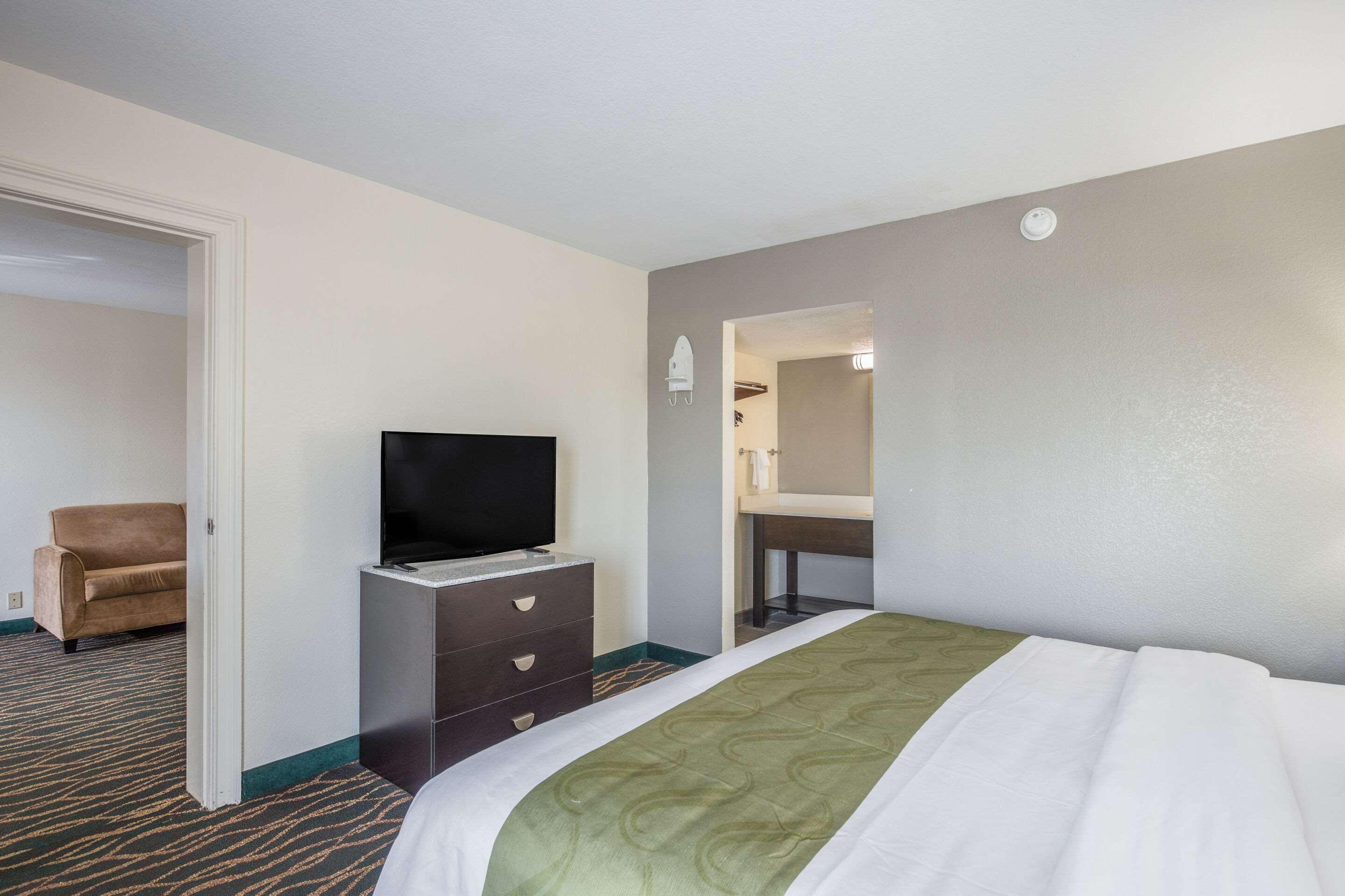 Quality Inn & Suites Conference Center Томасвилл Экстерьер фото