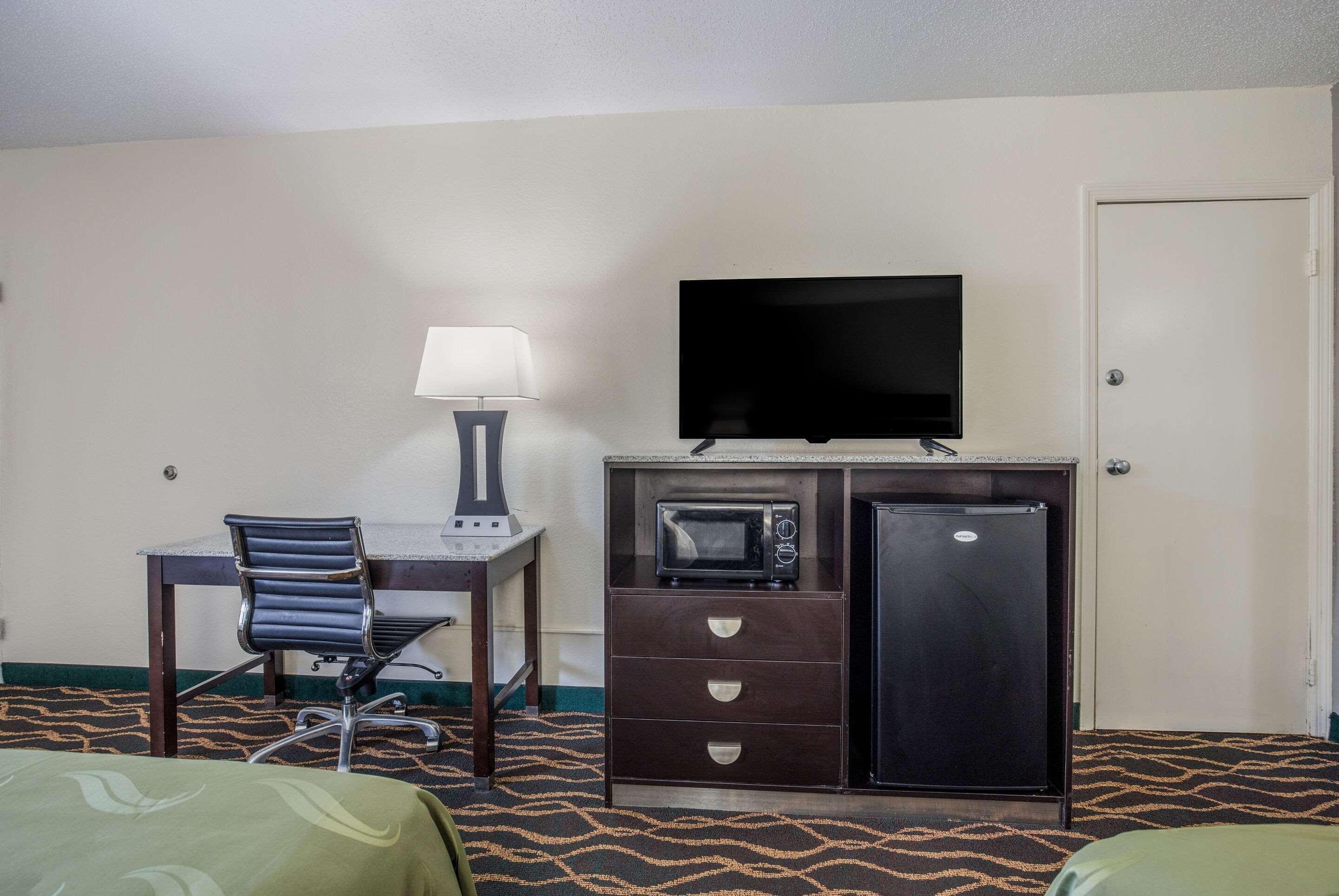 Quality Inn & Suites Conference Center Томасвилл Экстерьер фото