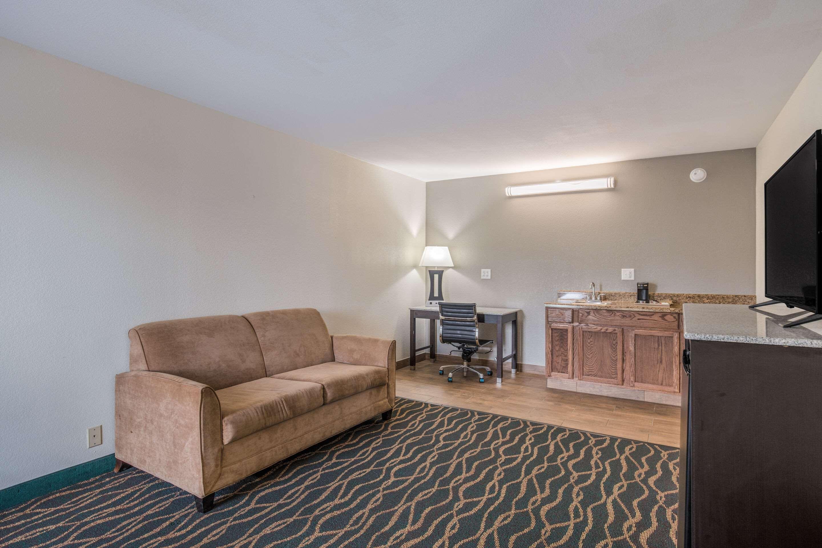 Quality Inn & Suites Conference Center Томасвилл Экстерьер фото