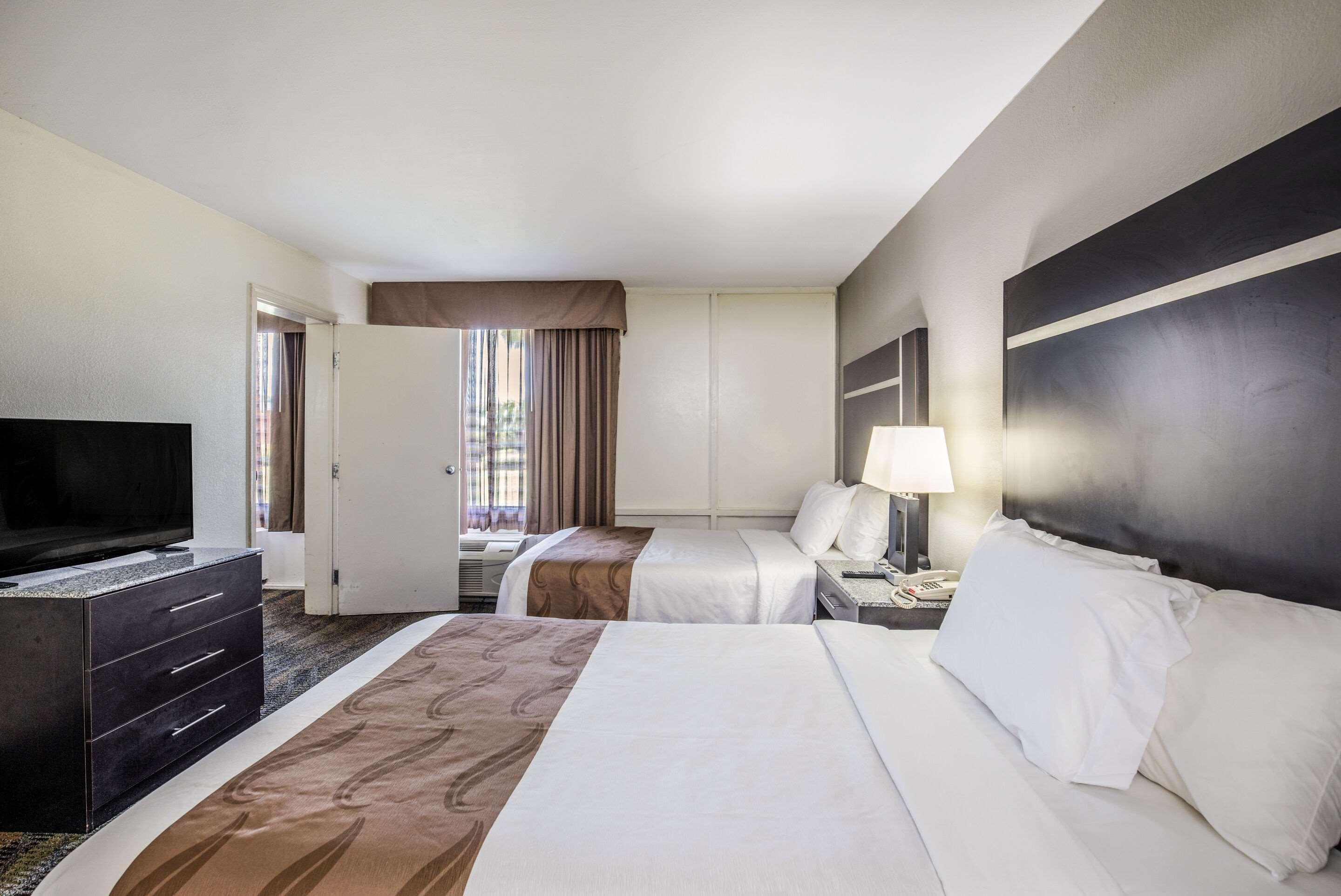 Quality Inn & Suites Conference Center Томасвилл Экстерьер фото