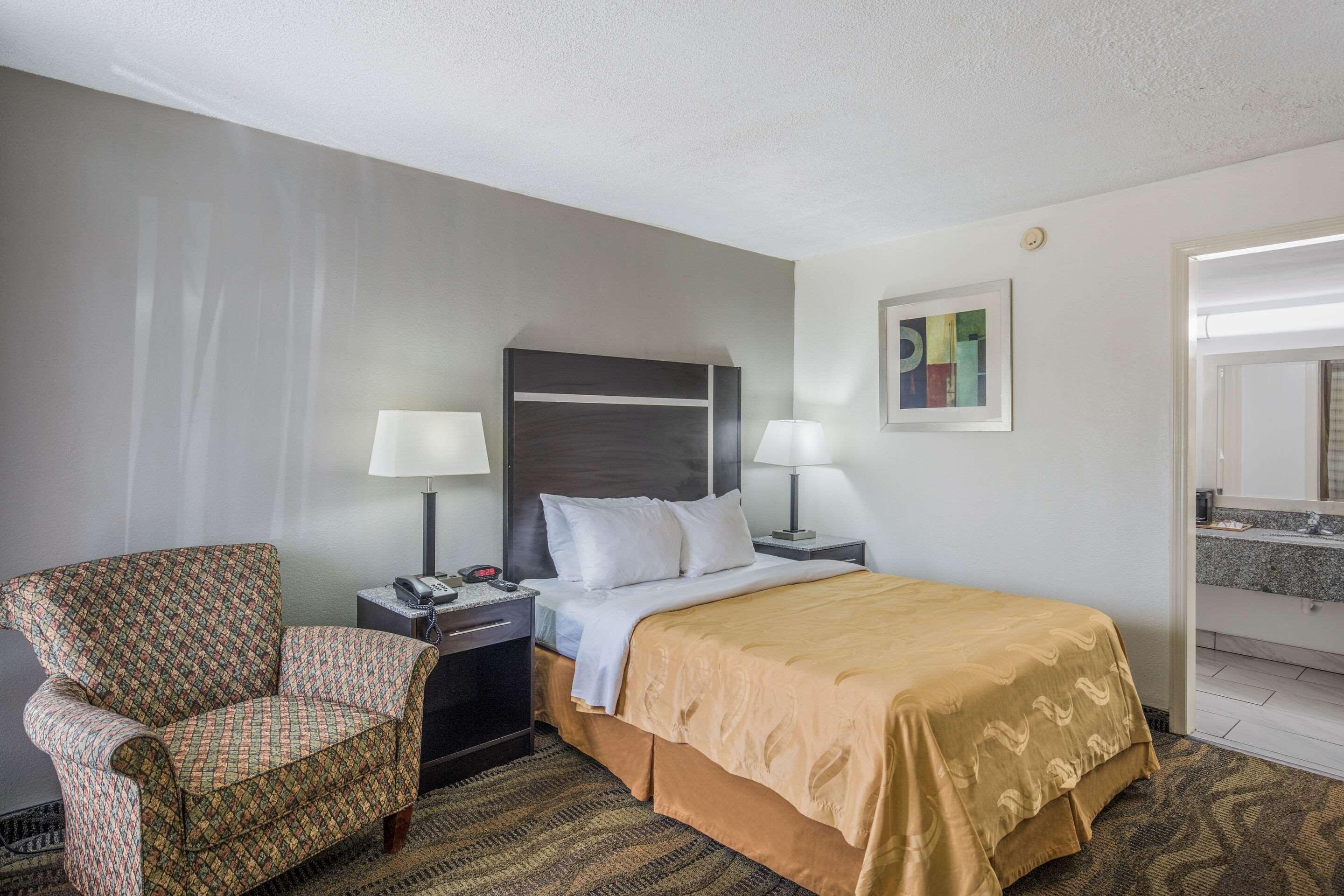 Quality Inn & Suites Conference Center Томасвилл Экстерьер фото