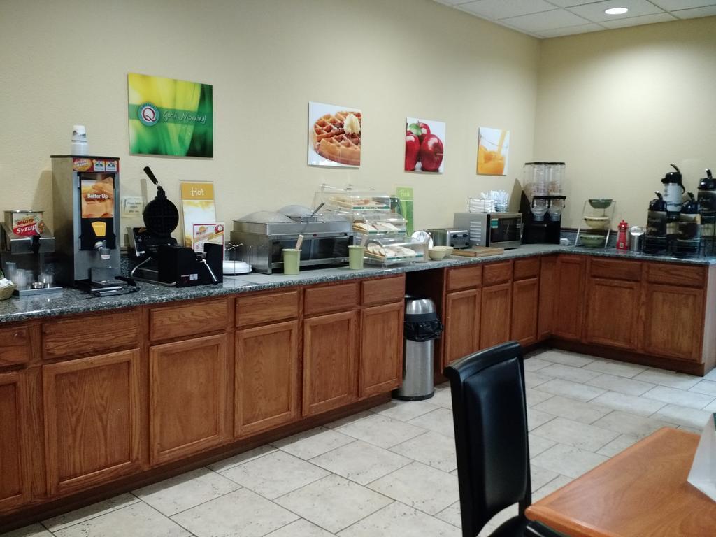 Quality Inn & Suites Conference Center Томасвилл Экстерьер фото