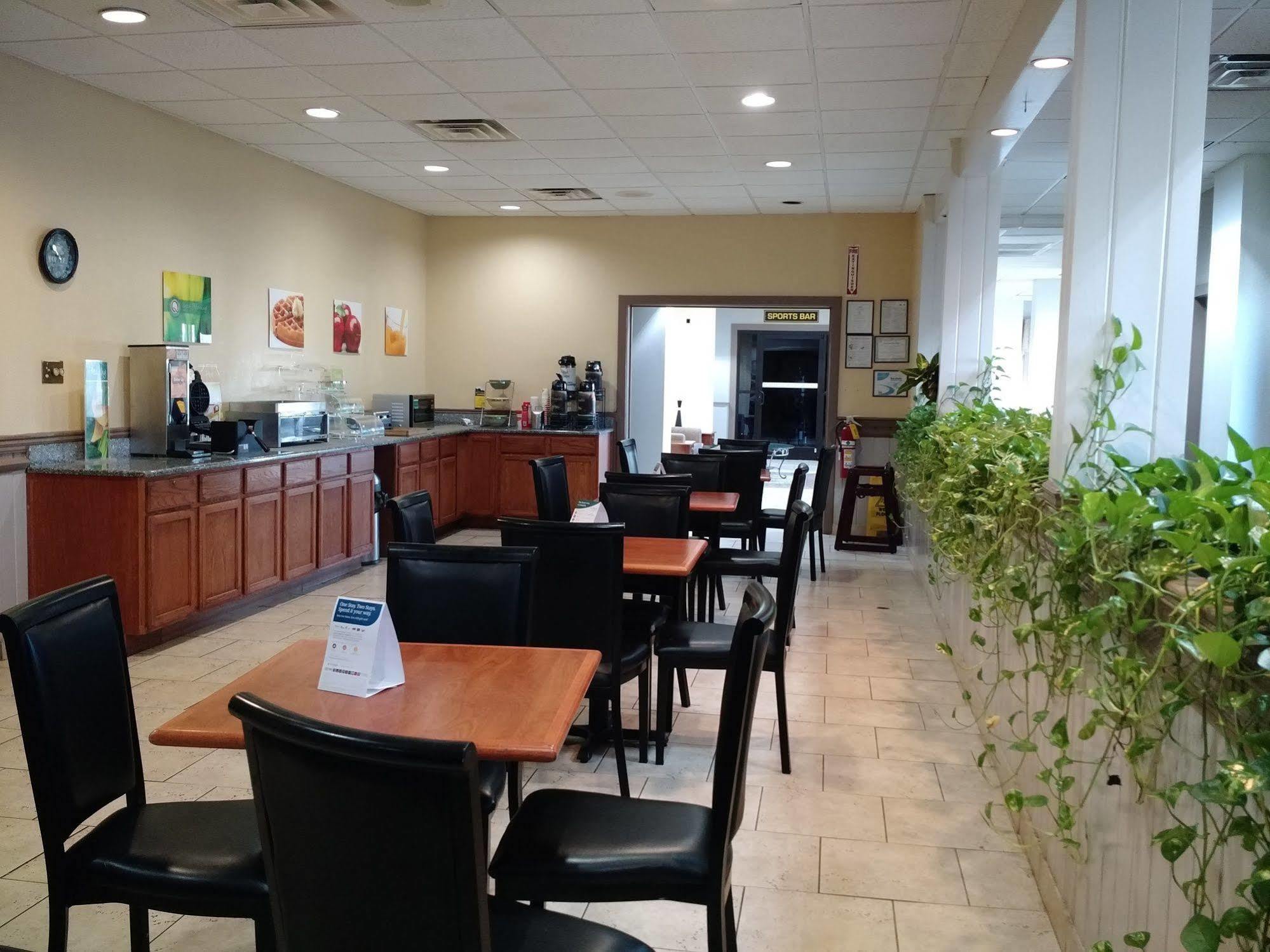 Quality Inn & Suites Conference Center Томасвилл Экстерьер фото