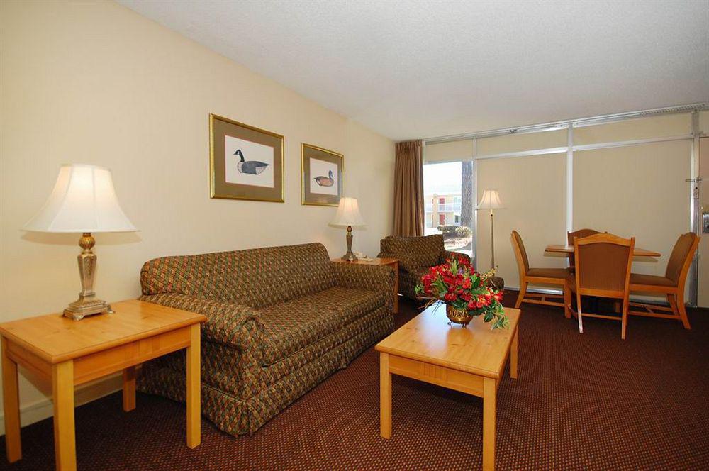 Quality Inn & Suites Conference Center Томасвилл Экстерьер фото